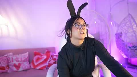 violetjonesx online show from June 27, 11:48 am