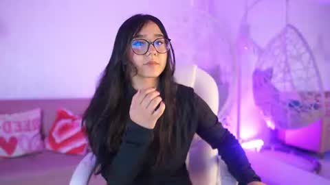 violetjonesx online show from June 30, 11:44 am