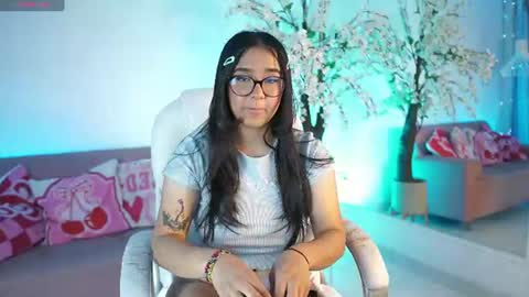 violetjonesx online show from July 4, 11:38 am