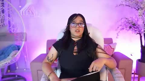 violetjonesx online show from July 18, 11:36 am