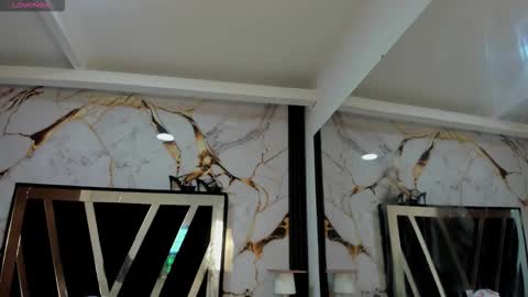 Snapshot of violetrose_as chatting on December 16, 9:31 pm Violet Rose online show from December 16, 9:31 pm