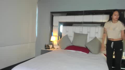 violetskinny online show from November 21, 8:29 pm