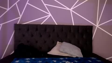 Snapshot of violett1126 chatting on April 13, 5:02 am 1126 online show from April 13, 5:02 am