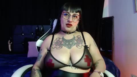 violett_8 online show from April 11, 8:57 pm