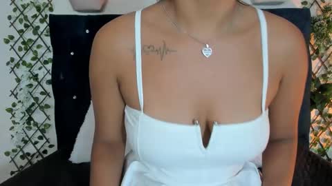 violett  rousee online show from November 6, 4:19 pm