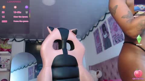 violett_brown9 online show from April 14, 5:13 am