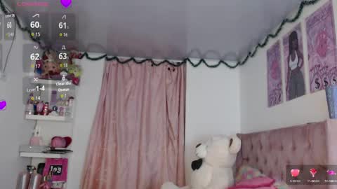 Snapshot of violett_brown9 chatting on June 6, 6:40 am violett_brown9 online show from June 6, 6:40 am