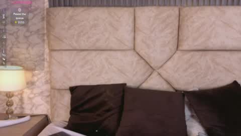 violett online show from April 10, 4:50 am