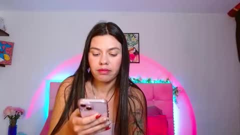 Snapshot of violett_ros chatting on October 22, 10:31 pm Reichel online show from October 22, 10:31 pm