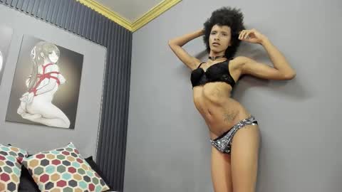 V I O L E T T E  online show from February 18, 9:44 pm