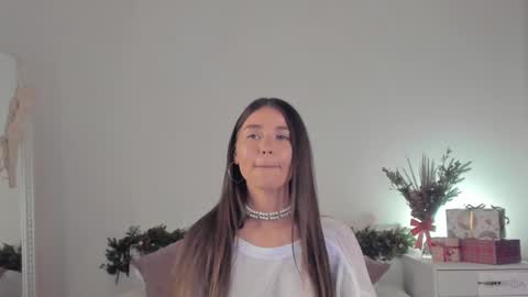 violetta_finch online show from January 9, 2:18 pm