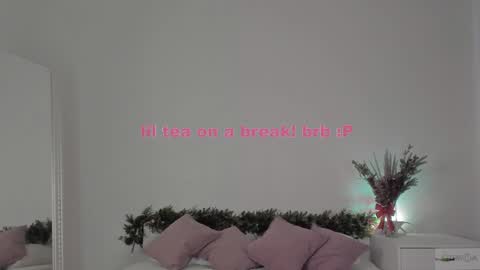 violetta_finch online show from January 27, 11:32 am