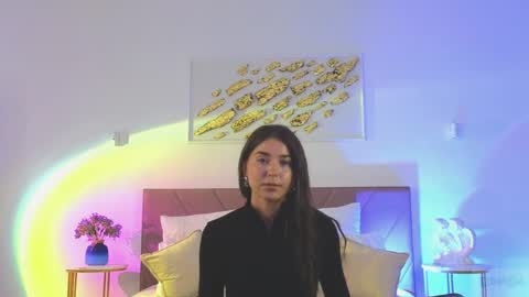 violetta_finch online show from May 1, 10:31 am