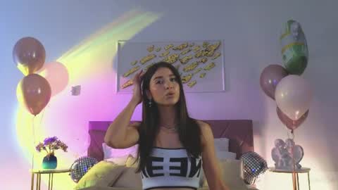 violetta_finch online show from June 15, 10:50 am