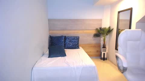 Snapshot of violetta_rainbow chatting on January 8, 9:53 am Violetta online show from January 8, 9:53 am