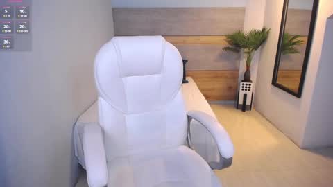 Snapshot of violetta_rainbow chatting on February 7, 10:19 am Violetta online show from February 7, 10:19 am