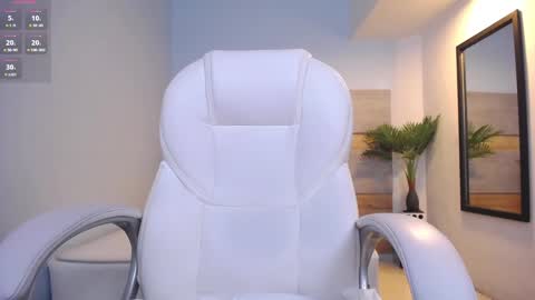 Snapshot of violetta_rainbow chatting on February 26, 10:36 am Violetta online show from February 26, 10:36 am