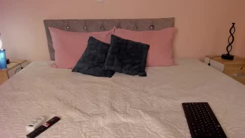 violetta independent model online show from September 12, 7:08 am