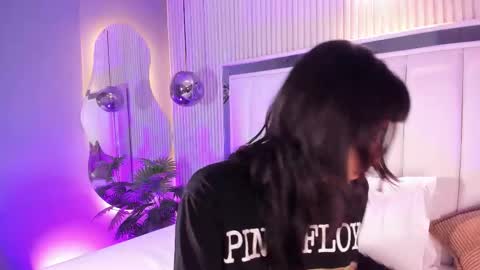 violettacolinss online show from February 25, 11:31 am