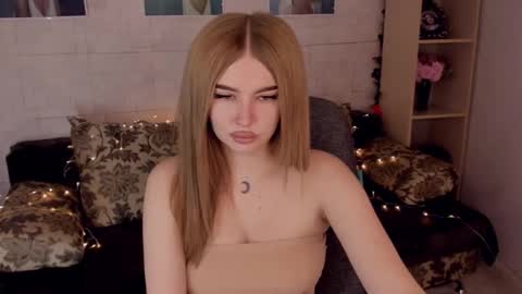 ViolettaOtis online show from December 30, 11:37 am