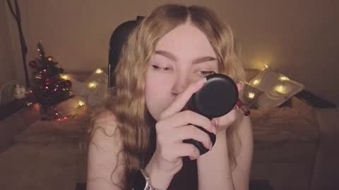 ViolettaOtis online show from December 16, 2:33 pm