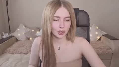 ViolettaOtis online show from February 11, 11:26 am