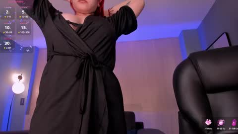 Violett Castel online show from February 18, 1:32 am