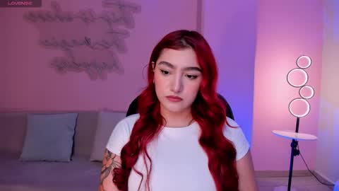 Violett Castel online show from October 7, 7:11 pm