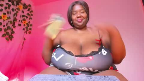Snapshot of violette_plus chatting on May 29, 1:09 pm Call me valeria online show from May 29, 1:09 pm