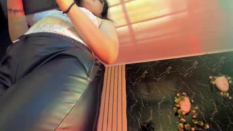 violette_velle online show from March 27, 9:47 pm