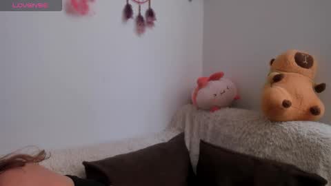 Violette  online show from November 16, 4:45 pm