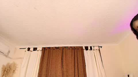 Violett online show from April 11, 5:01 am