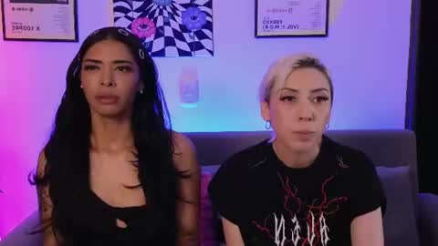 Snapshot of violettgrey_ chatting on June 29, 12:50 am Violet online show from June 29, 12:50 am