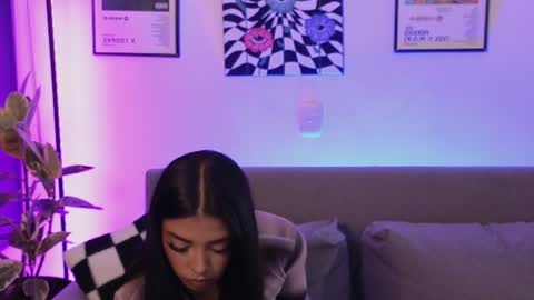 Snapshot of violettgrey_ chatting on July 8, 1:10 am Violet online show from July 8, 1:10 am