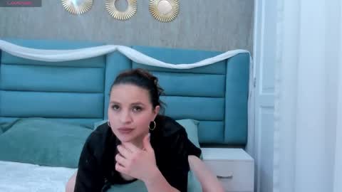 violet rossy online show from April 21, 8:01 pm