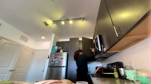 Violet Flowers online show from December 21, 6:15 pm