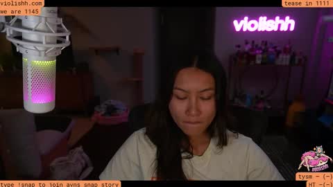 follow me on twitter violishh and ig violishh  online show from November 13, 12:09 am