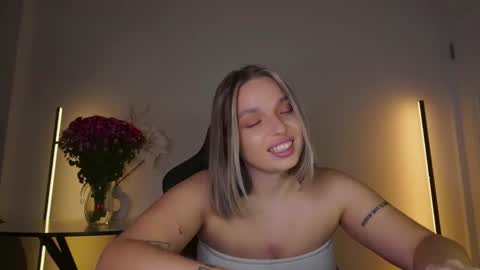 Violla online show from November 20, 4:45 am