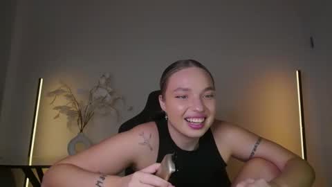 Violla online show from November 28, 8:06 am