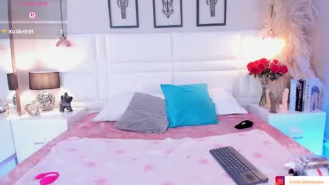 VIOLLET online show from November 7, 8:31 pm