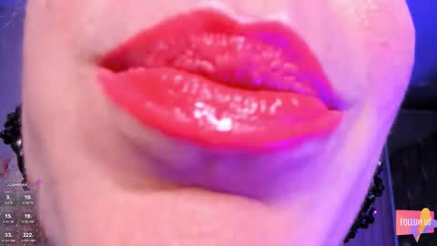 Snapshot of vip_juicy chatting on November 19, 6:02 am VelvettTime online show from November 19, 6:02 am