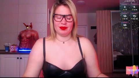 Snapshot of vip_sweetness chatting on April 6, 6:47 am vip sweetness online show from April 6, 6:47 am