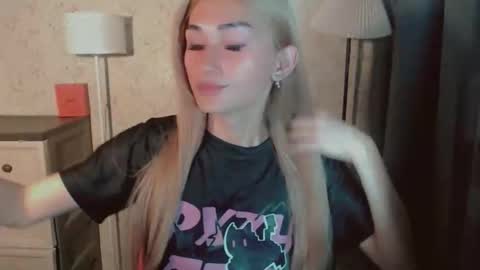 Pearl online show from November 26, 4:35 am