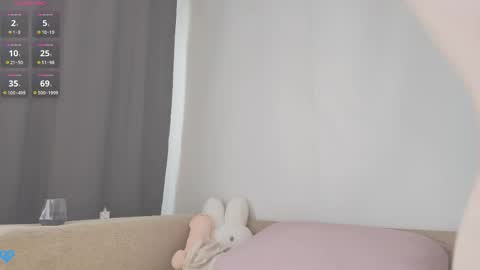  Lily  online show from April 13, 6:08 am