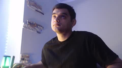 Snapshot of virgil____ chatting on December 1, 10:21 pm virgil____ online show from December 1, 10:21 pm