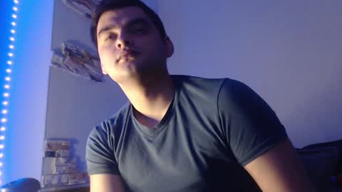 Snapshot of virgil____ chatting on December 6, 2:57 am virgil____ online show from December 6, 2:57 am