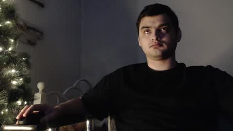 Snapshot of virgil____ chatting on December 17, 12:00 pm virgil____ online show from December 17, 12:00 pm