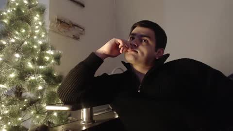 Snapshot of virgil____ chatting on December 19, 11:39 am virgil____ online show from December 19, 11:39 am