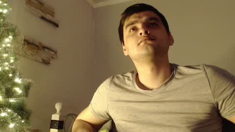 Snapshot of virgil____ chatting on December 21, 1:36 am virgil____ online show from December 21, 1:36 am