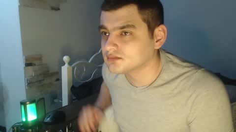 Snapshot of virgil____ chatting on March 7, 7:16 pm virgil____ online show from March 7, 7:16 pm